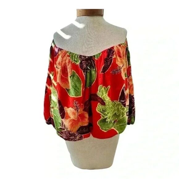 Free People tropically inspired crop. Off the shoulder fully lined. - Picture 8 of 8